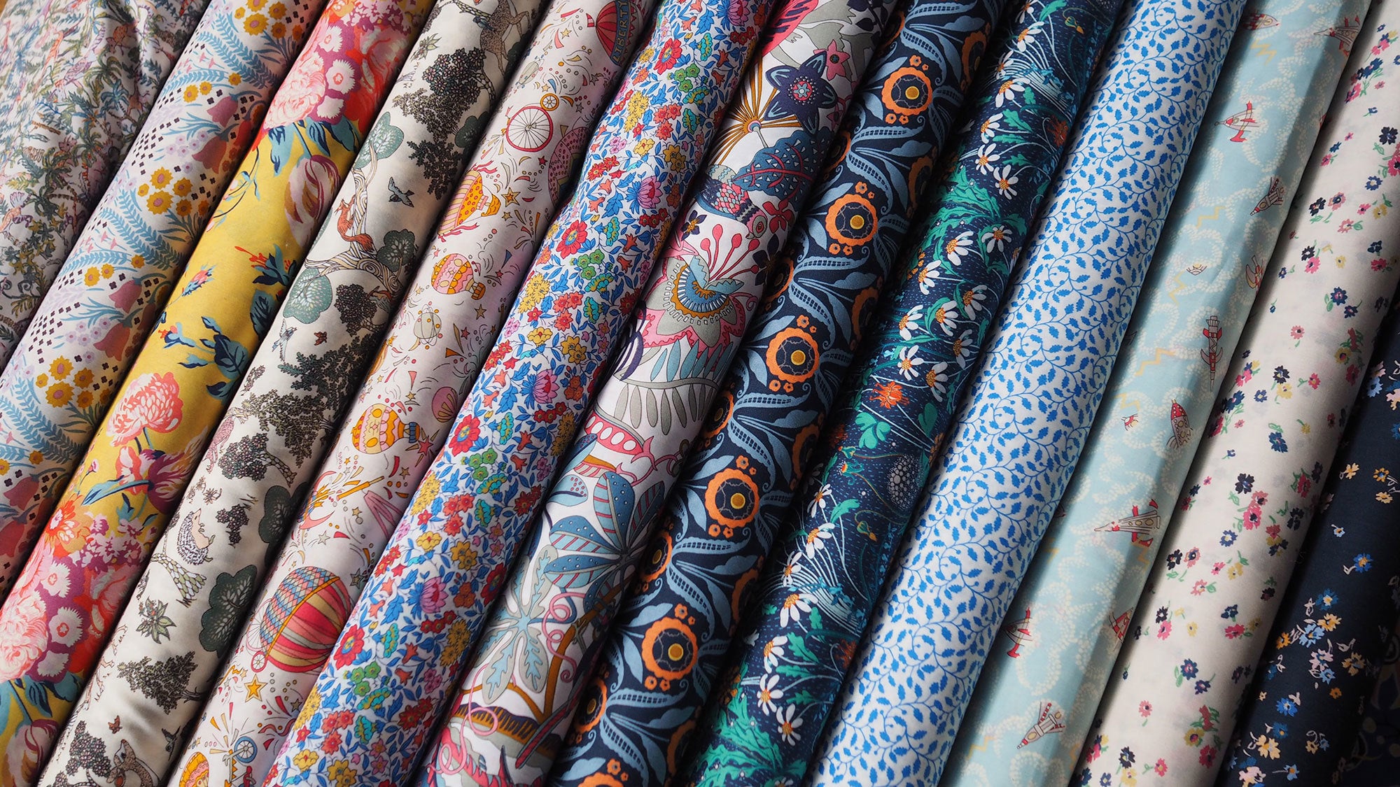 Understanding woven cotton fabric for dressmaking Guthrie & Ghani Understanding woven cotton fabric for dressmaking Guthrie & Ghani