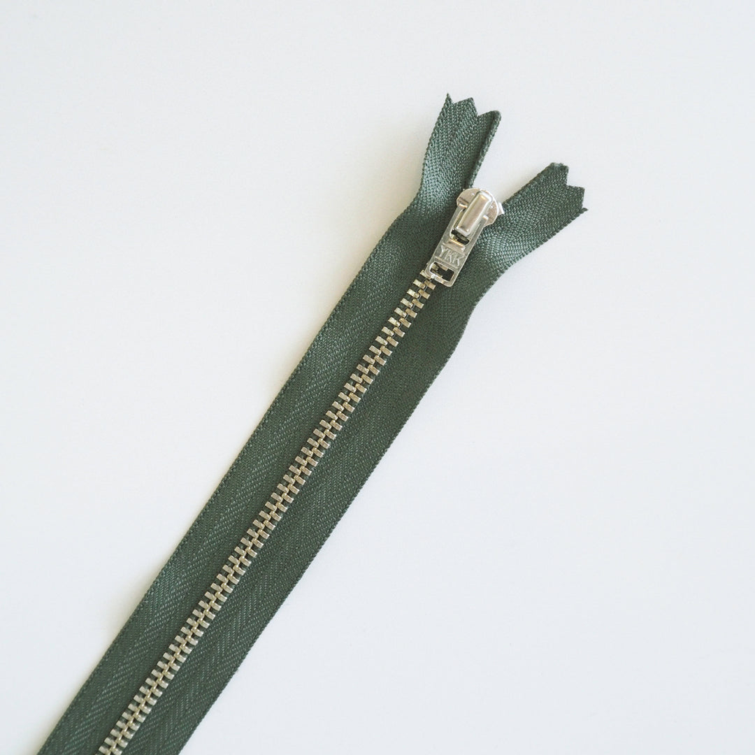 9"/23cm Silver Metal Teeth Zip