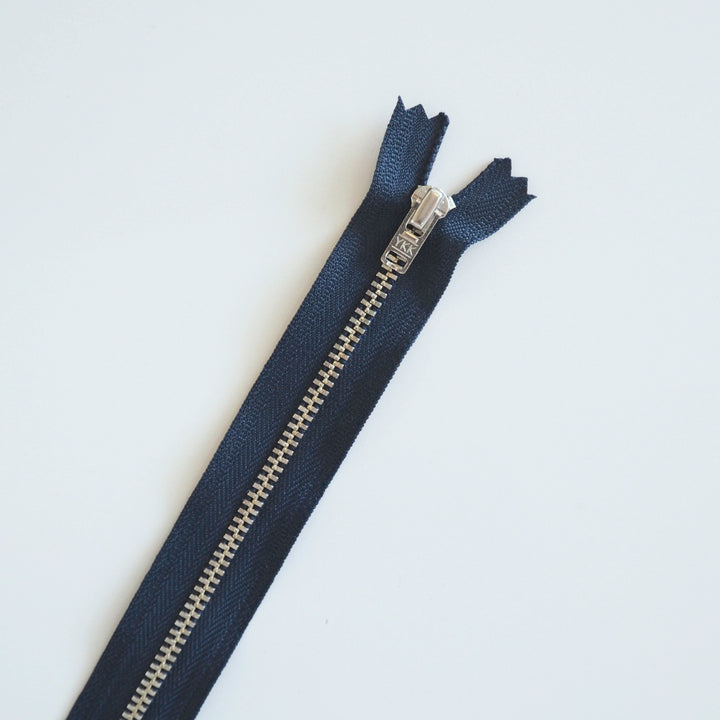 9"/23cm Silver Metal Teeth Zip