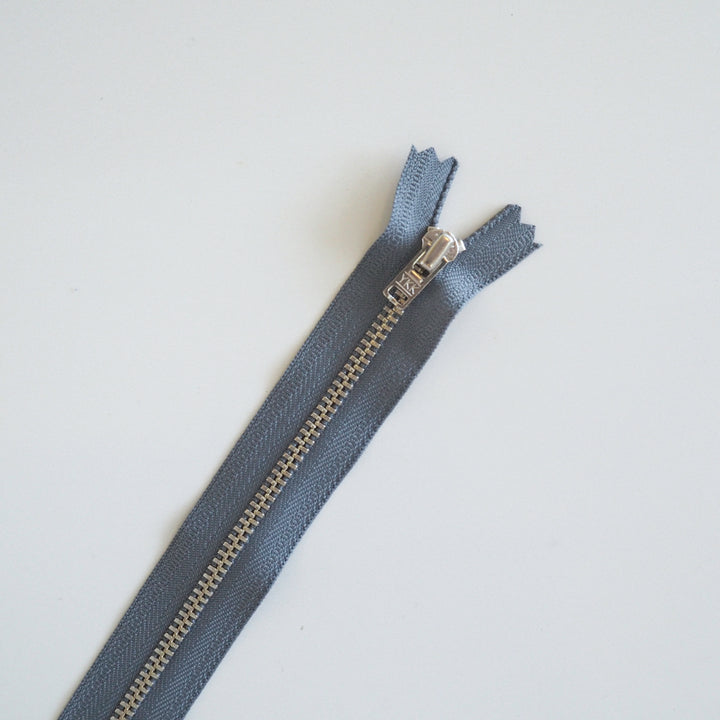 9"/23cm Silver Metal Teeth Zip