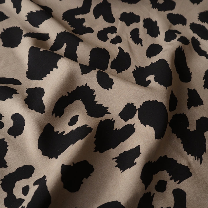 Leopard Safari lightweight viscose fabric for dressmaking