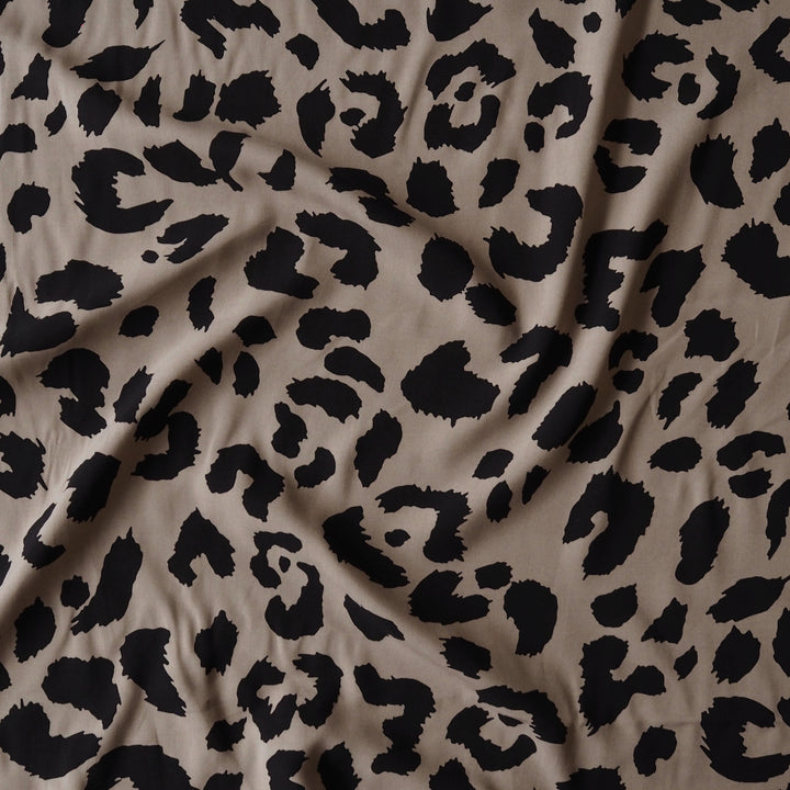 Leopard Safari lightweight viscose fabric for dressmaking