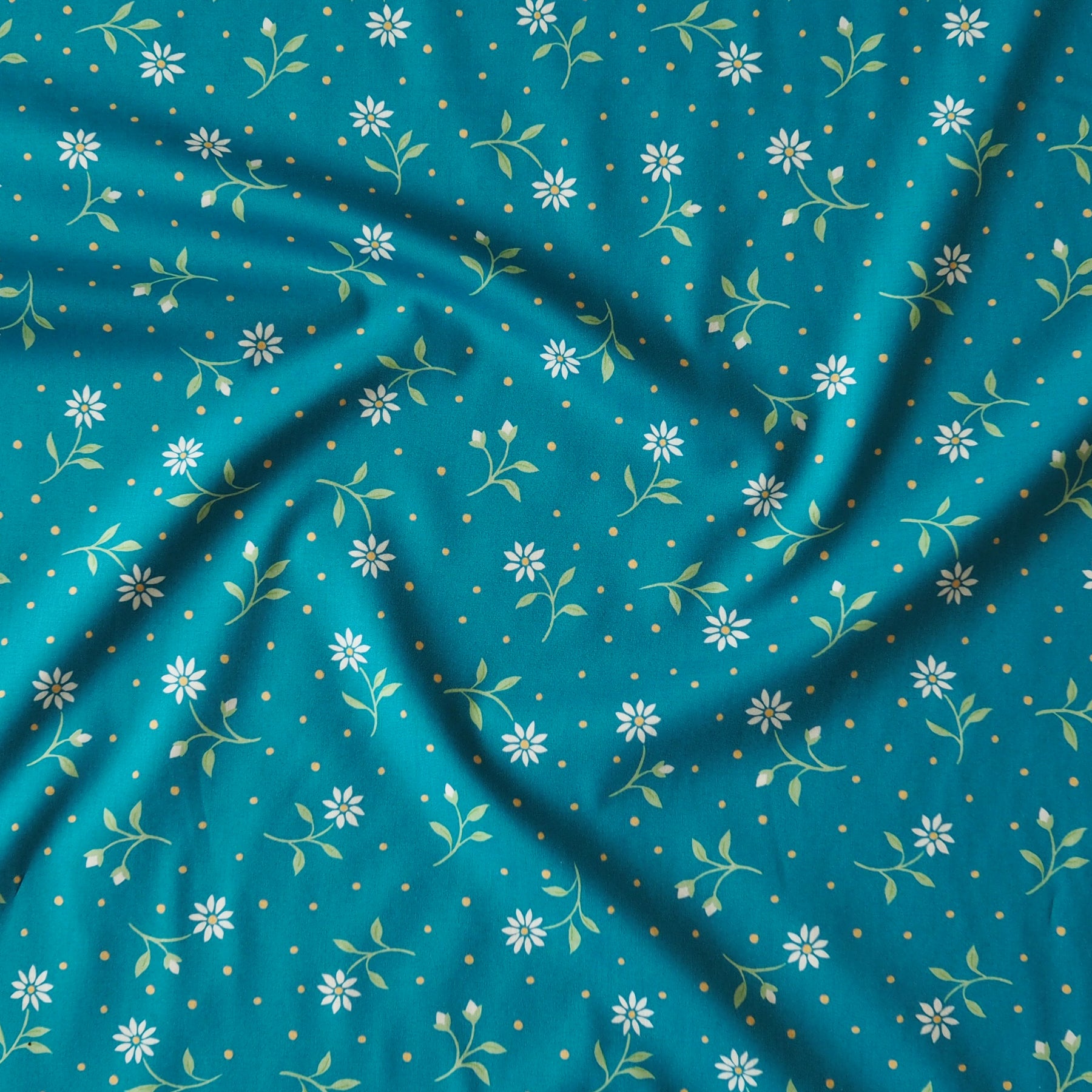 Liberty Fabrics Bryony Daisy C Tana Cotton Lawn Fabric – Guthrie & Ghani