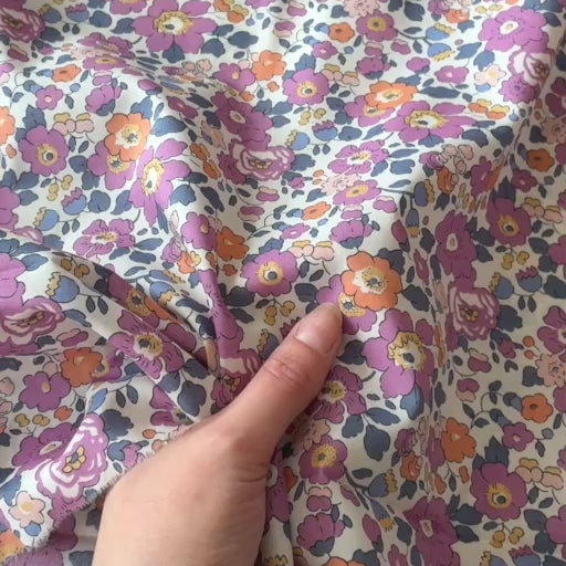 Liberty Fabrics Tana Lawn Cotton Fabric - Betsy L